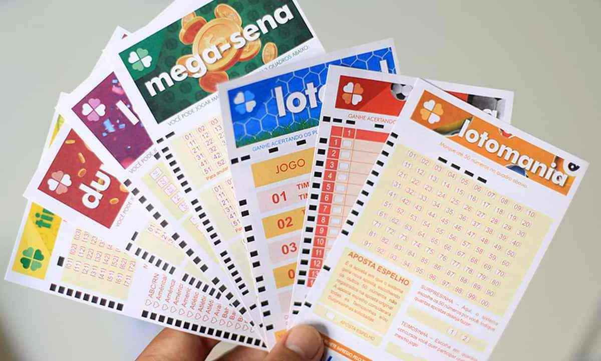 Mega-Sena acumula e prêmio vai a R$ 32 milhões; confira os números - Caixa/Reprodução