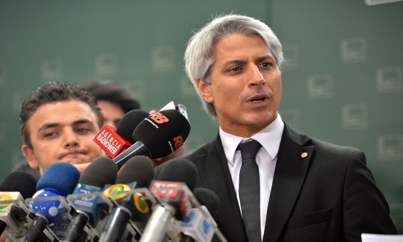Deputado apresenta PEC pelo fim da reeleição no Brasil e apoiadores de Bolsonaro se revoltam - Antônio Cruz/Agência Brasil