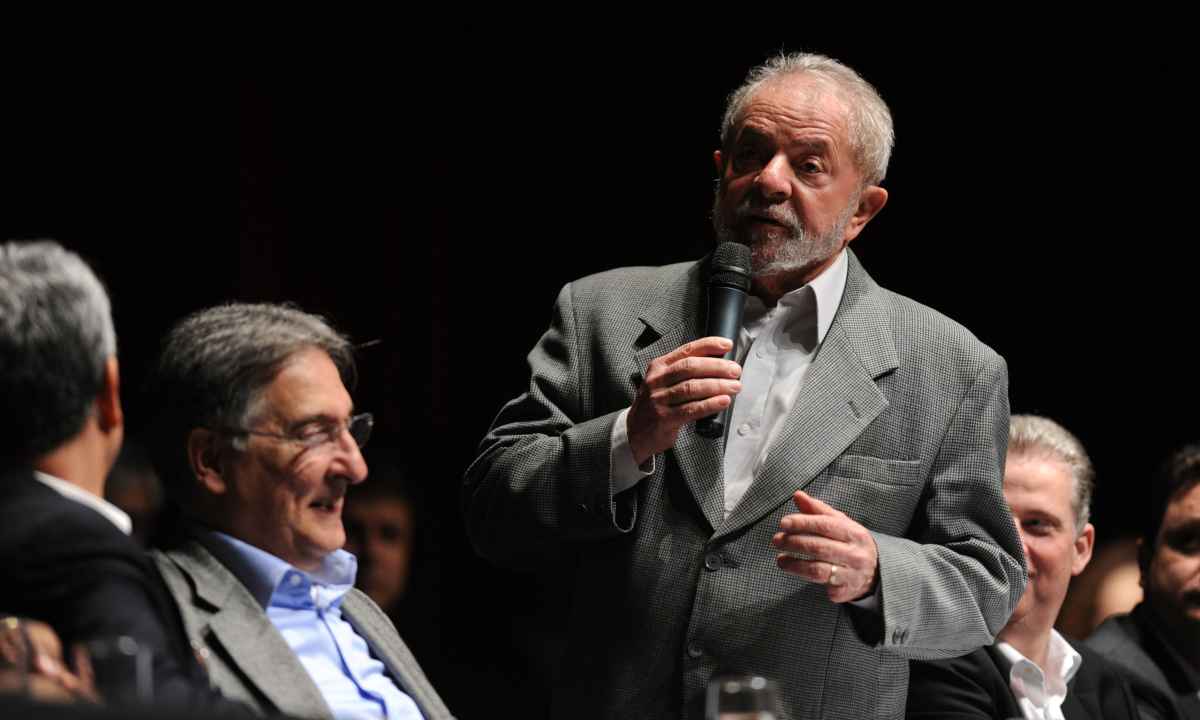 Mais de 70% dos brasileiros acham que Lula não deve tentar a presidência em 2022 - Alexandre Guzanshe/EM/D.A Press