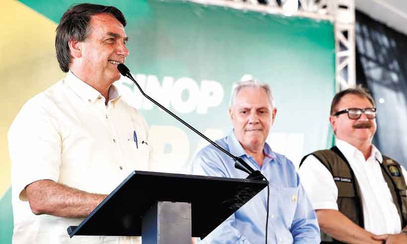 Nem susto com fumaça faz Bolsonaro reconhecer gravidade de queimadas - Alan Santos/PR