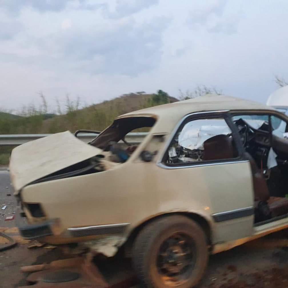 Três pessoas morrem em batida entre Mercedes e Chevette na BR-267  - Rafael Silveira/Divulgação