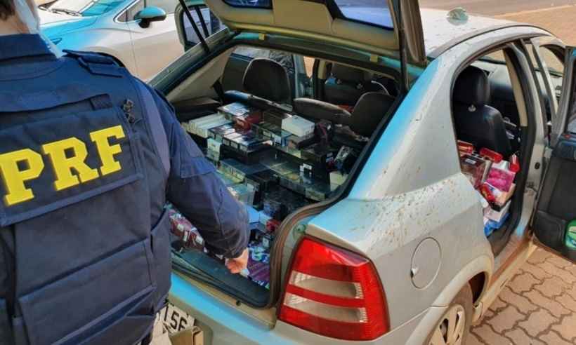 Mercadorias avaliadas em R$ 100 mil são apreendidas pela PRF, em Araguari - Divulgação/ Polícia Rodoviária Federal (PRF)
