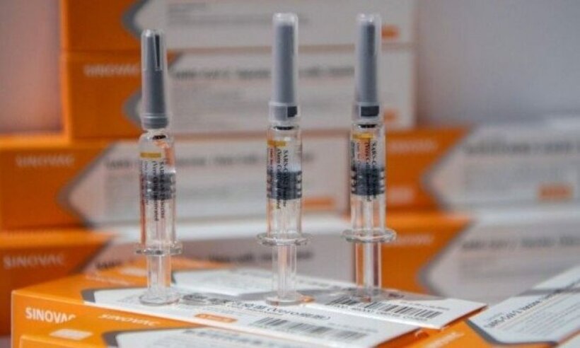 Vacina chinesa contra a COVID-19 deve ser a primeira a chegar à população brasileira - AFP/Noel Celis