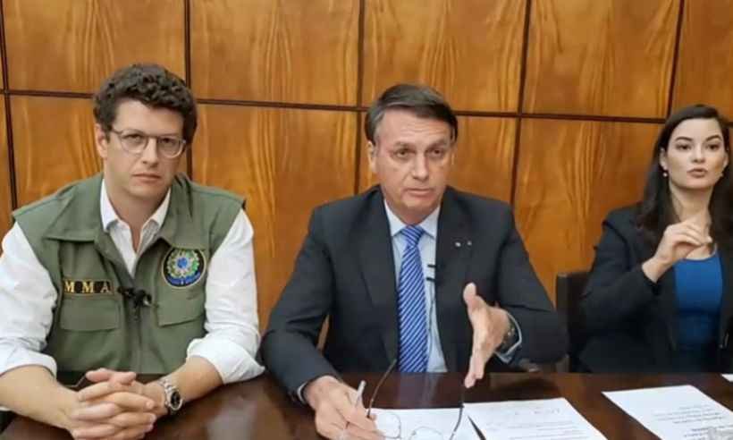 Bolsonaro cita hidroxicloroquina em tratamento e ignora falta de comprovação: 'E daí?' - Reprodução/Facebook Jair Messias Bolsonaro