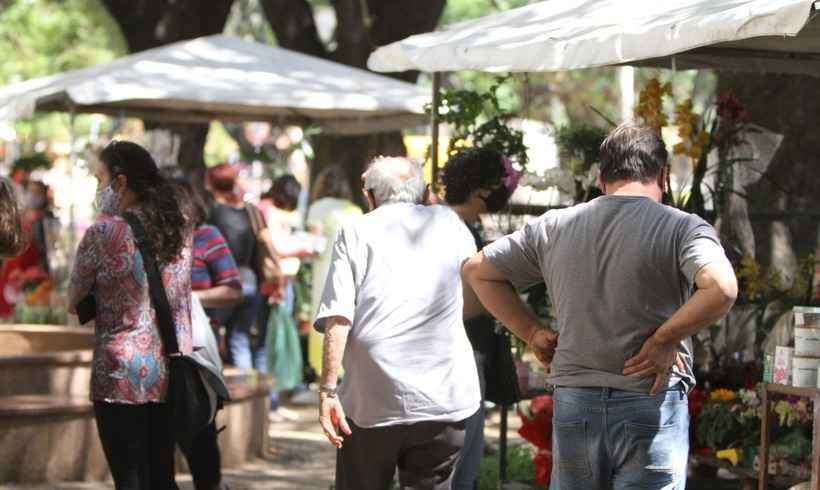 Feira das Flores volta a funcionar em BH, após seis meses - Edésio Ferreira/EM/DA Press
