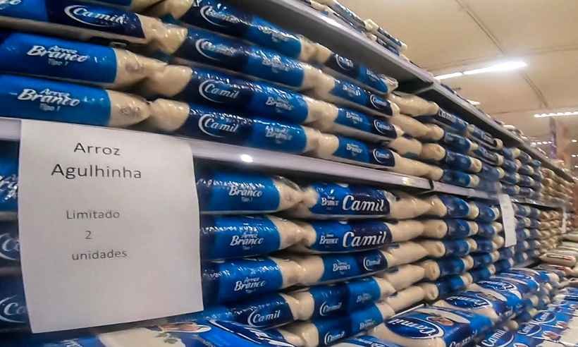 Pesquisa revela que metade dos brasileiros cortou gastos com alimentos -  Leandro Couri/EM/D.A Press. Brasil.