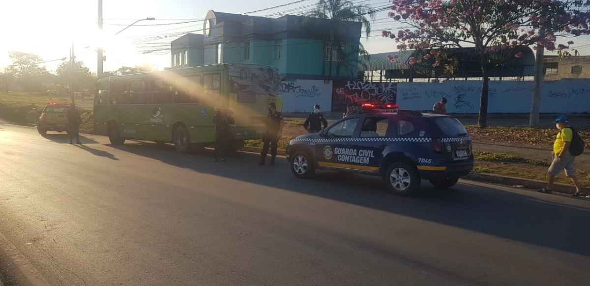 Após queima de ônibus, Guarda Municipal de Contagem escolta coletivos neste domingo - Guarda Municipal de Contagem/Divulgação