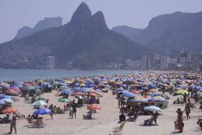 Em dia quente, praias cariocas voltam a lotar neste domingo - Tomaz Silva/Agência Brasil