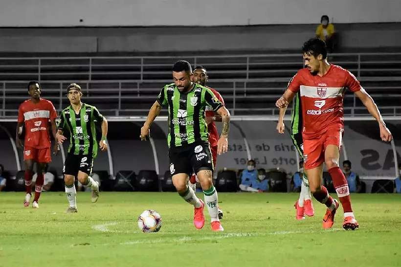 América volta a empatar sem gols fora de casa, mas obtém vaga provisória no G4 da Série B - João Zebral/ América