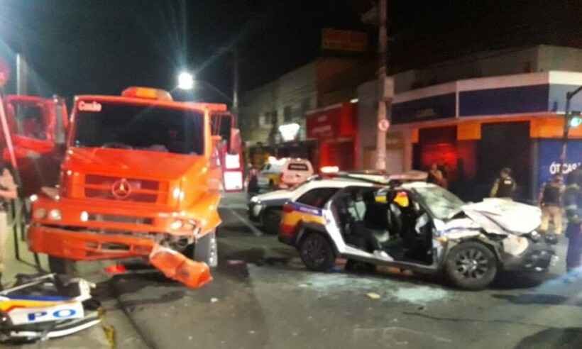 Policiais ficam feridos em acidente entre viatura e caminhão em Venda Nova, em BH - Divulgação/PMMG