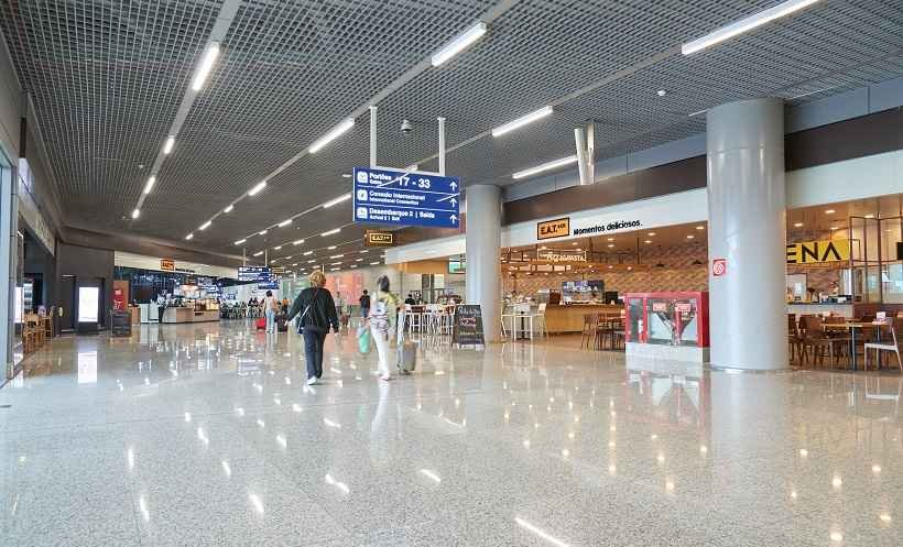 Movimento no Aeroporto Internacional de BH mantém tendência de alta - Em dezembro, a estimativa é que o aeroporto receba cerca de 30 mil passageiros por dia, mesmo número de antes da pandemia