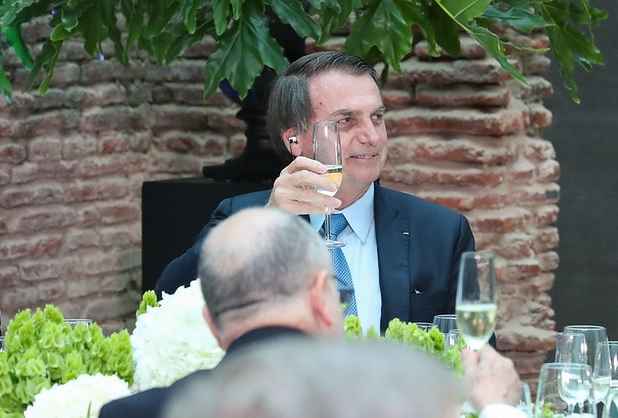 'Qual o problema em comer lagosta?', diz Bolsonaro ao defender Kássio Nunes -  Marcos Corrêa/PR