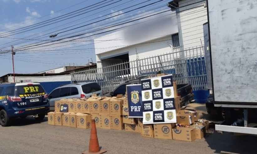 Carga de cigarros roubada em Itaúna é recuperada pela polícia em BH - Divulgação/ Polícia Rodoviária Federal (PRF)
