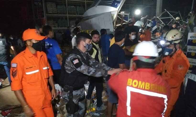 Vídeo mostra momento em que prateleiras desabam em supermercado no Maranhão - Divulgação/Corpo de Bombeiros