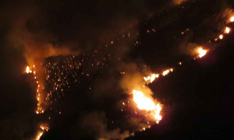 Ouro Preto: Incêndio no Parque Estadual do Itacolomi ganha grandes proporções - Danilo Nonato/Divulgação