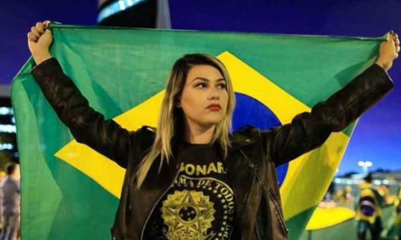 Sara Winter chora e se diz decepcionada com Bolsonaro e Damares - Reprodução/Instagram Sara Winter