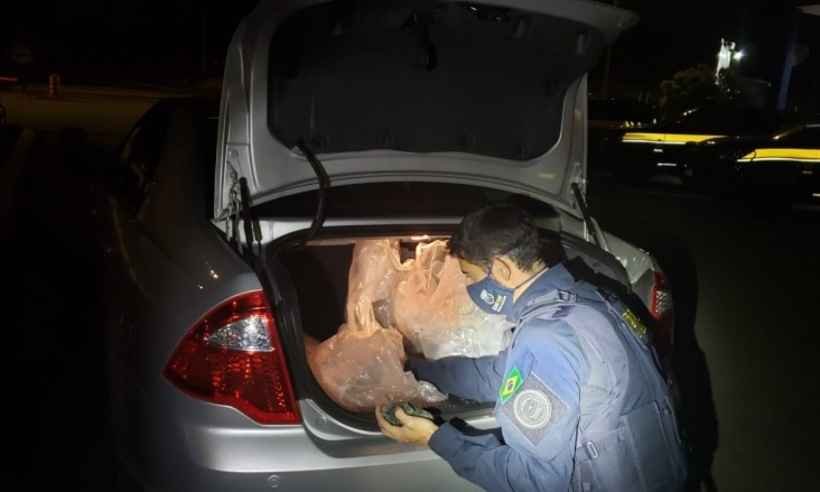 Dupla suspeita de tráfico de pedras preciosas é presa em Florestal - Divulgação/ Polícia Rodoviária Federal (PRF)