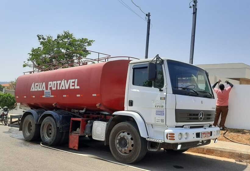 Em dias calor recorde, moradores de Pedro Leopoldo e Lagoa Santa sofrem com falta de água - Aluízio Figueiredo/Divulgação 