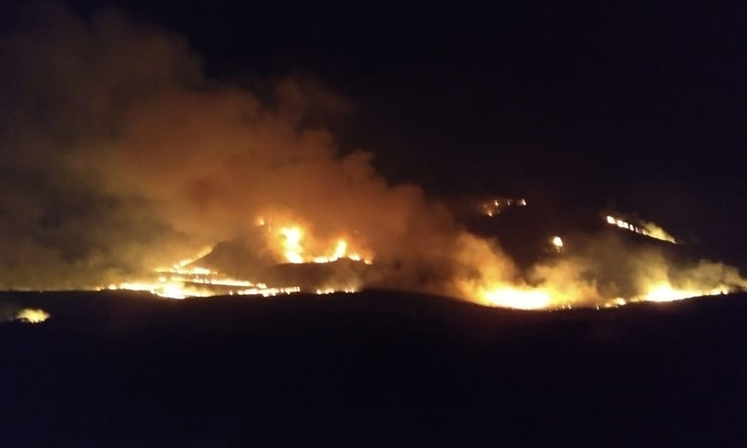 Trilha entre as serras do Cipó e Espinhaço é atingida por incêndio - Reprodução da internet/WhatsApp