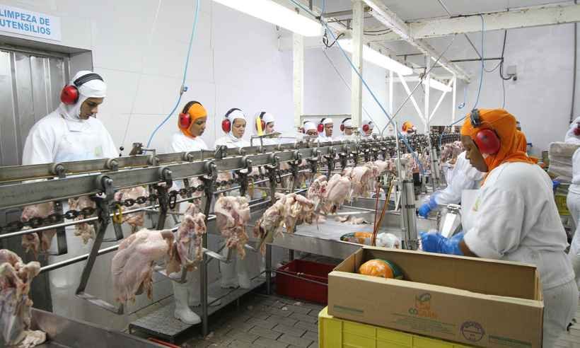 Produção industrial de Minas recua 0,4% em agosto e interrompe sequência positiva - Edesio Ferreira/EM/D.A Press - 26/01/2018