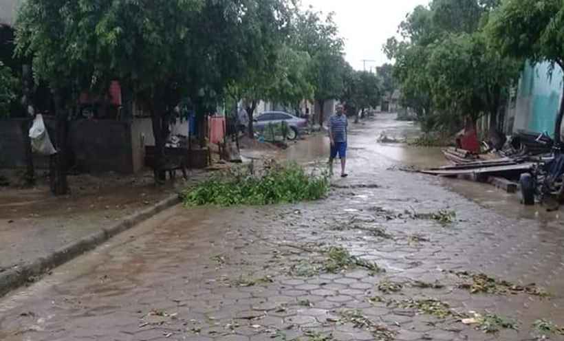 Chuva esperada em Valadares fez estragos na zona rural de Mantena - Portal Por Dentro da Notícia / Divulgação