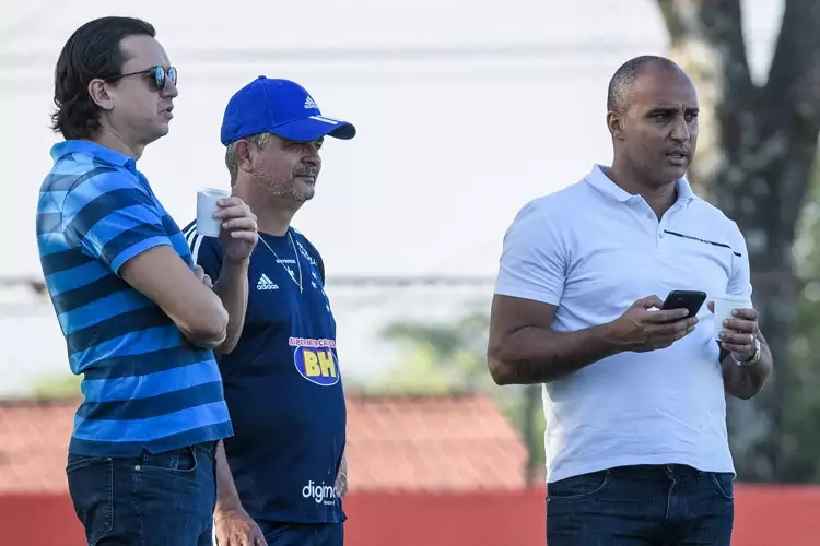 Psicóloga, 'mobilização especial' e Atibaia: Cruzeiro aposta no extracampo para mudar resultados  - Gustavo Aleixo/Cruzeiro