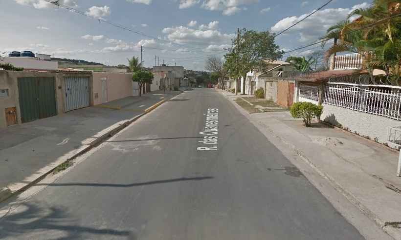 Casal é flagrado fazendo sexo oral enquanto filho de 1 ano assistia à cena - Reprodução / Google Maps