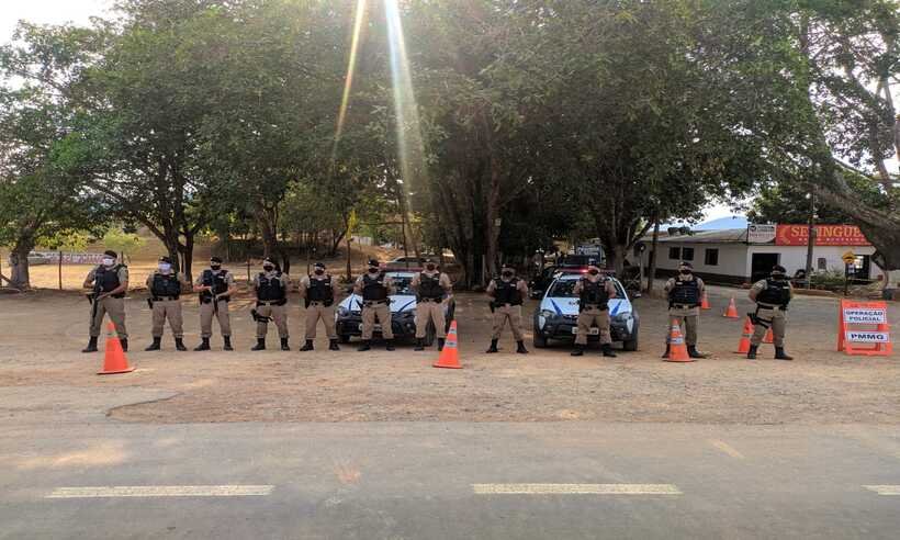 Feriadão: ação da PM e prefeitura impede aglomeração de banhistas às margens de Furnas - Ascom/divulgação