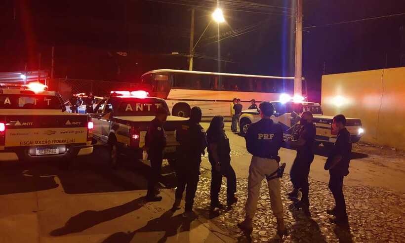 Ônibus de transporte clandestino é detido em Sete Lagoas após perseguição de 60 quilômetros  - ANTT/ Divulgação