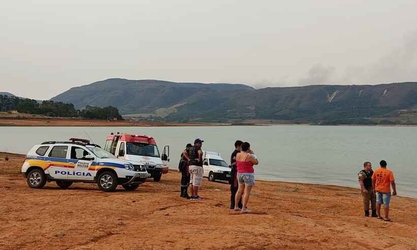 Bombeiros encontram corpo de pescador que se afogou na represa de Furnas - Carmo Web TV/divulgação