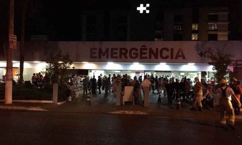 Pacientes são retirados de hospital de Brasília após princípio de incêndio - Caroline Cintra/CB/D.A Press