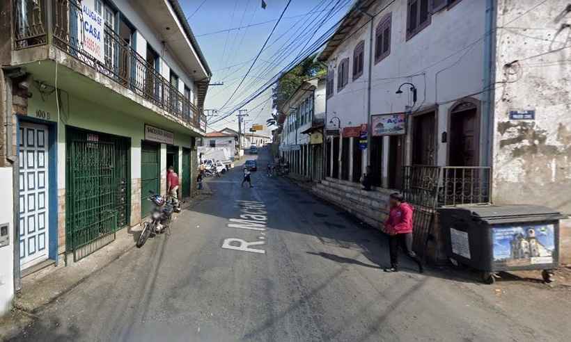 Ouro Preto: vídeo do 'fantasma da lixeira' viraliza nas redes sociais  - foto: Divulgação/google street view