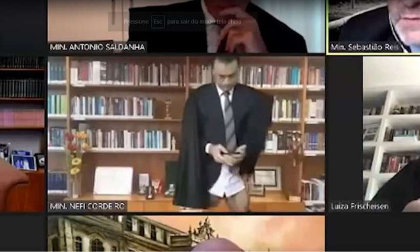 Ministro do STJ é filmado sem calças em sessão virtual - YouTube/Reprodução
