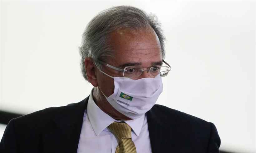 Ministro Paulo Guedes é atacado por Ema em Brasília - AFP / Sergio Lima
