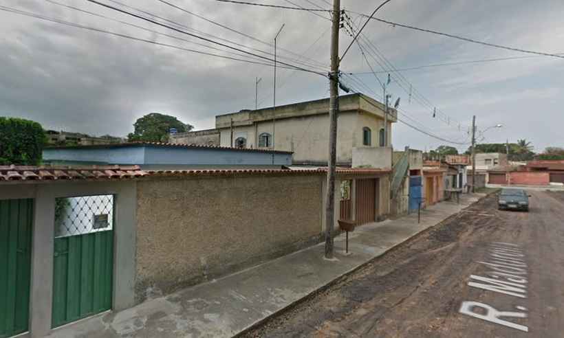 Polícia procura homem que tentou matar ex-companheira, em Neves  - Google Street View/Divulgação 