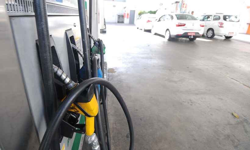 Preços-base da gasolina e do etanol sofrem quarto aumento seguido em Minas - Leandro Couri/EM/D.A Press - 29/06/2018