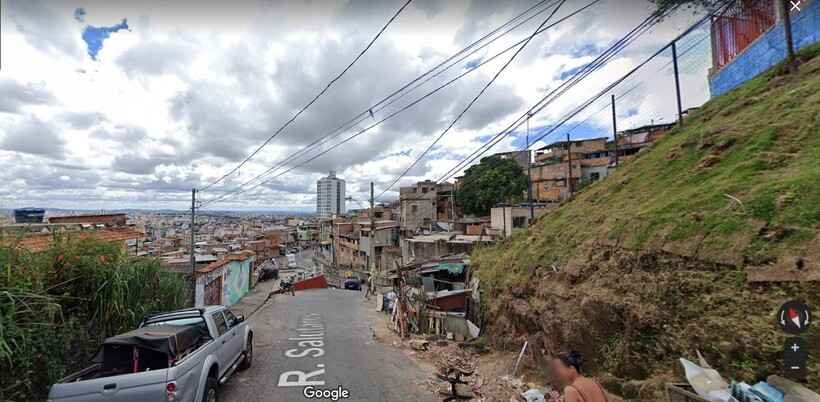 Baile funk tira o sossego de moradores do Bairro São Lucas nesta segunda - Reprodução/ Google Street View
