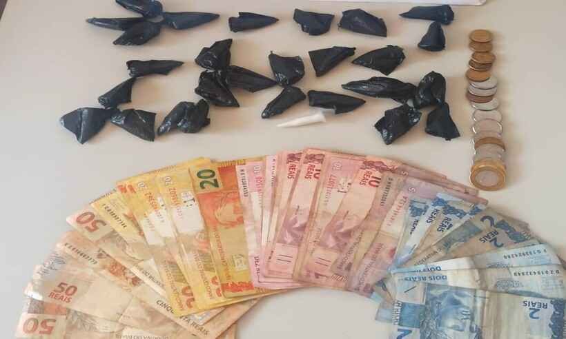 Tráfico de drogas: mãe entrega filho em prisão domiciliar à PM em Elói Mendes - PMMG/divulgação