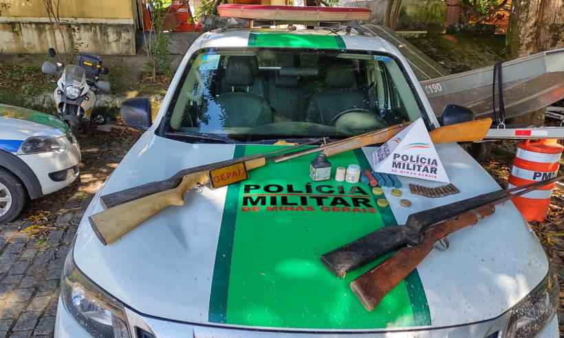 Polícia flagra armas utilizadas por caçadores escondidas em mata no Nordeste de Minas - PMMG/Divulgação