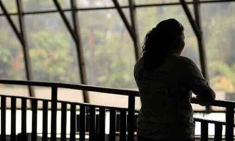 Ansiedade e depressão afetam 55% dos trabalhadores de áreas essenciais - Correio Braziliense 