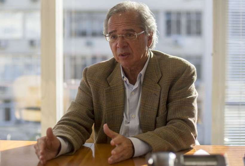 Paulo Guedes lamenta não conseguir entregar privatizações