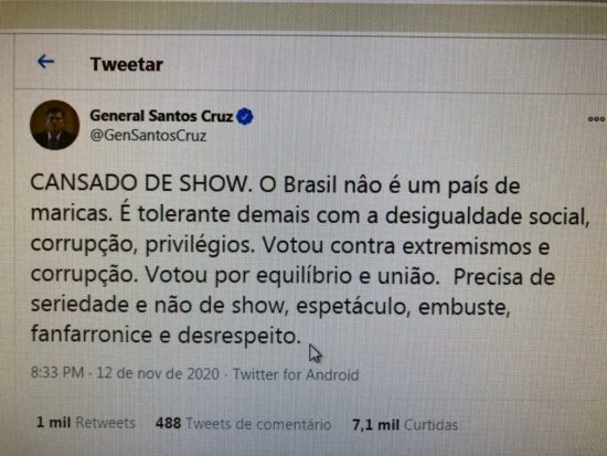 Generais chamam Bolsonaro de 'fanfarrão', 'arrogante' e pedem que o presidente 'pare de show' - Reprodução/Redes Sociais
