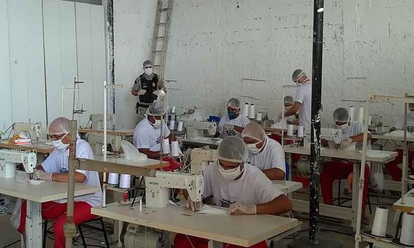Detentos de Minas produzem 46 mil máscaras para TRE oferecer aos eleitores - SEJUSP/Divulgação