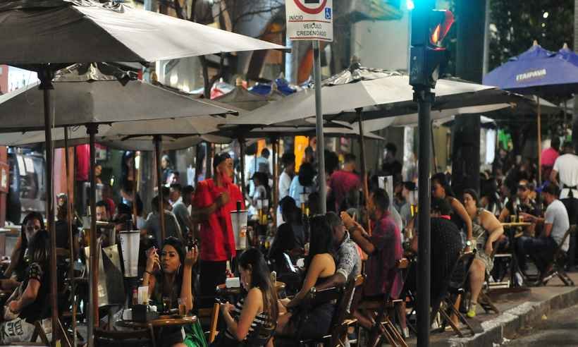 Abrasel recorre à Justiça para liberar venda de bebidas alcoólicas neste domingo de eleições - Tulio Santos/EM/D.A Press