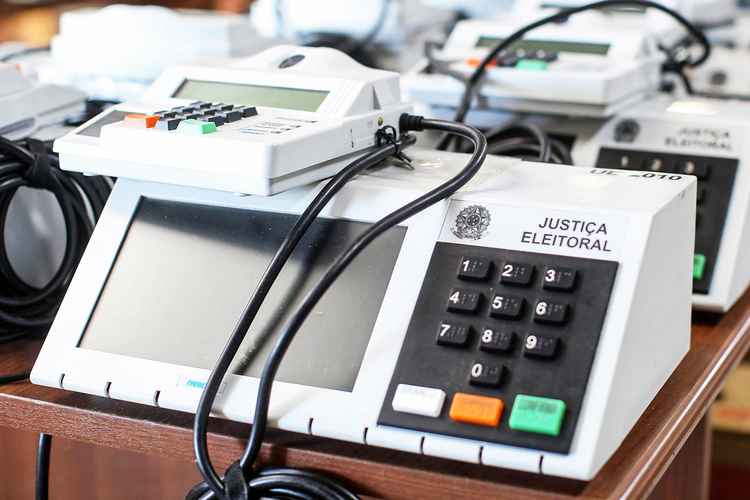 TRE registra 161 trocas de urna em Minas Gerais pela manhã; BH conta com 19 casos - Heuler Andrey/AFP  