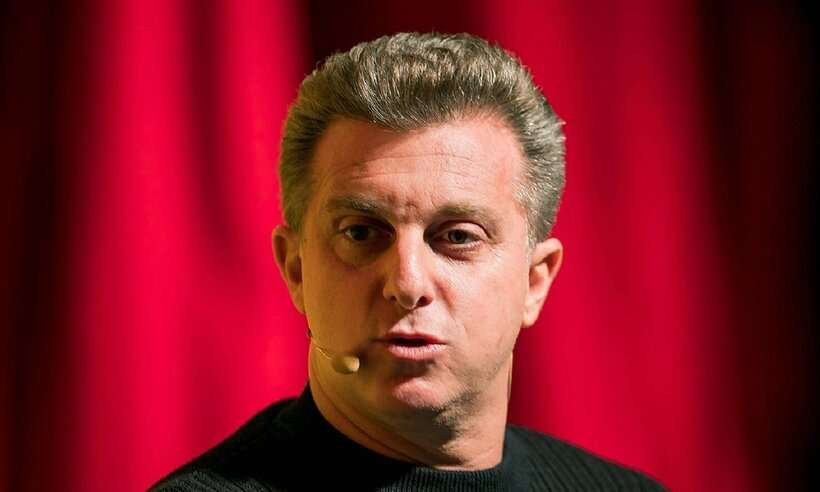 Luciano Huck sobre democracia: 'Escrevemos uma história acidentada, mas com importantes avanços' - foto: Twitter/Reprodução
