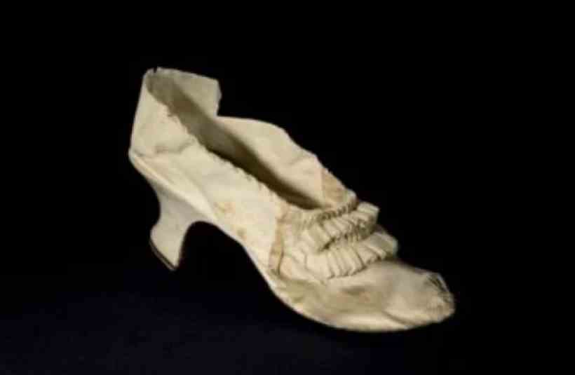Sapato de Maria Antonieta é vendido por mais de US$ 50 mil - Osenat/AFP