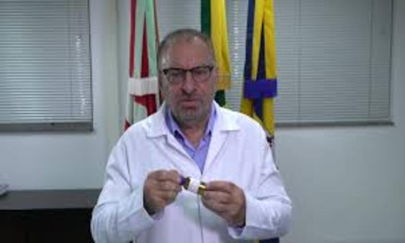 Prefeito que receita ozônio no ânus contra COVID-19 é reeleito - Facebook/Reprodução