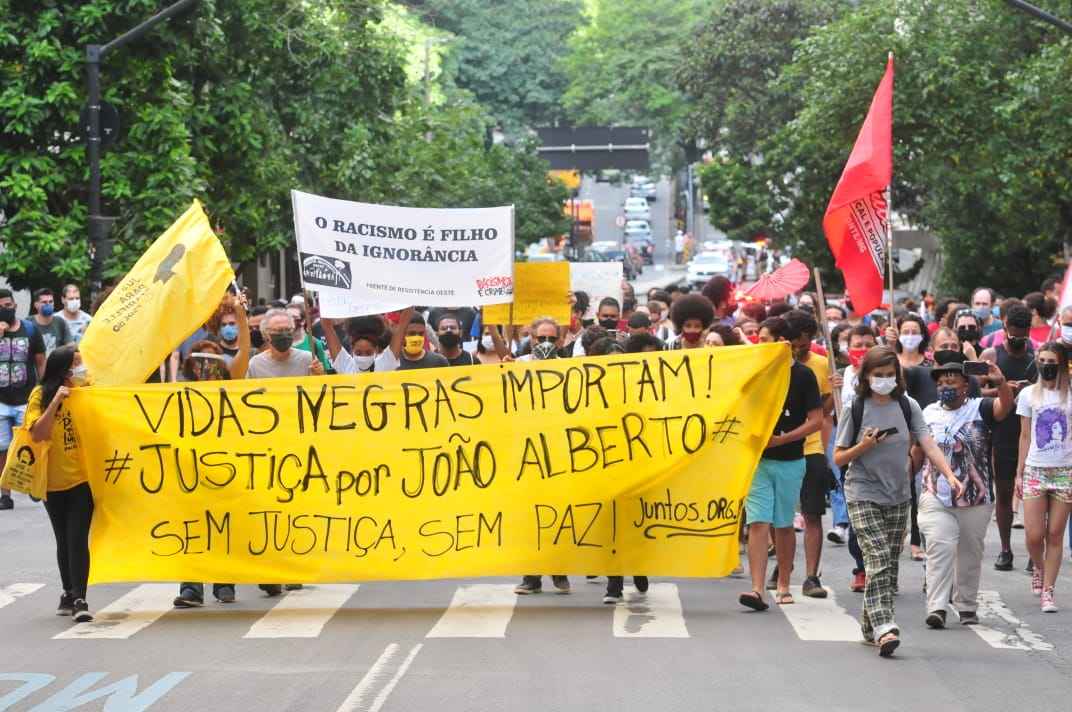 Brasileiros tomam as ruas contra racismo e pedem justiça por João Alberto - Gladyston Rodrigues/EM/D.A Press