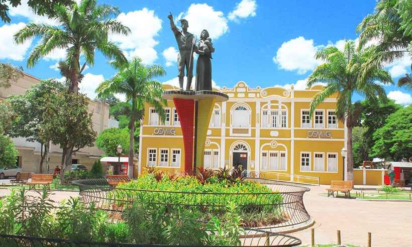 COVID-19: Teófilo Otoni ignora onda vermelha e mantém comércio aberto - Comtur Teófilo Otoni Divulgação